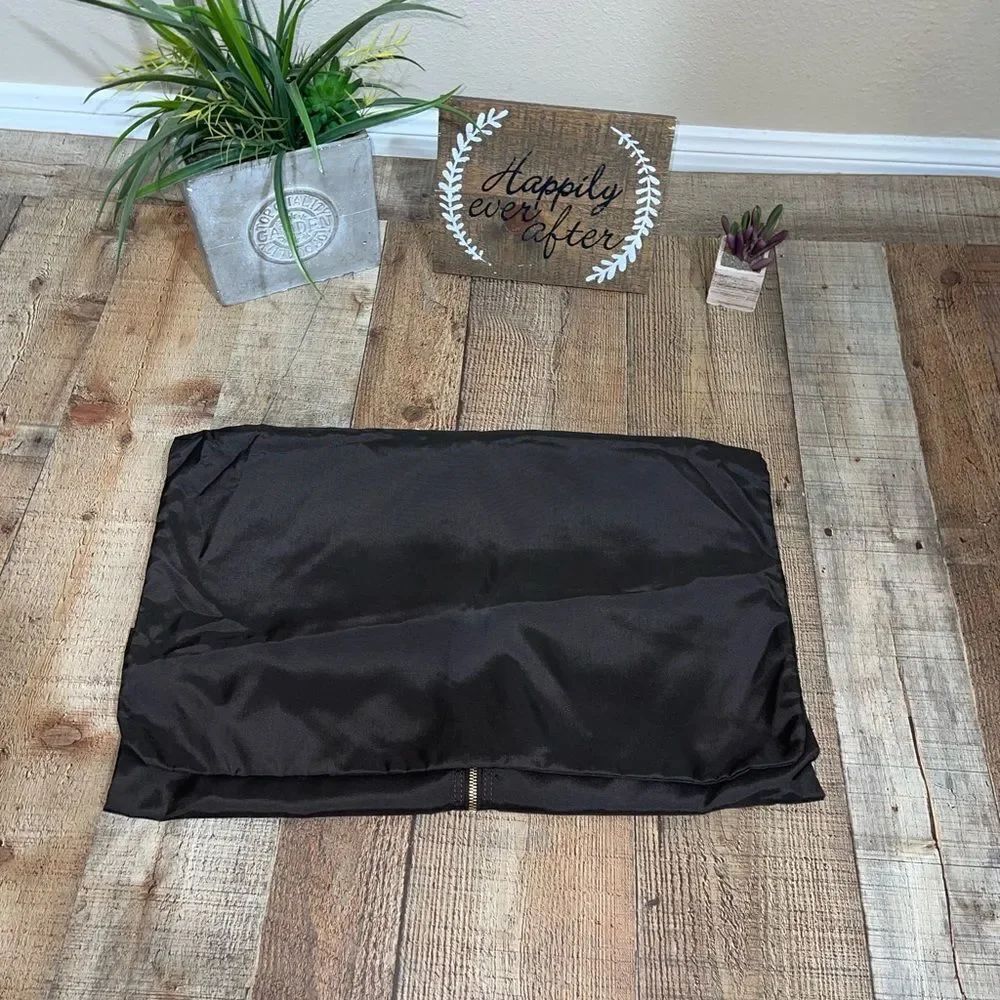 Louis Vuitton garment bag with hanger - Picture 8 of 13